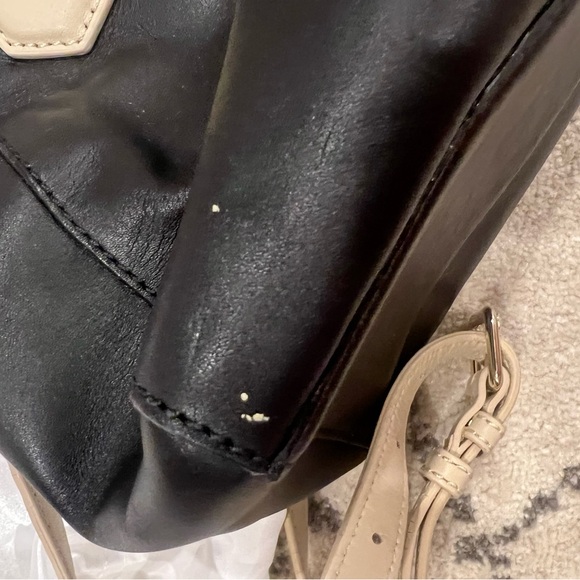 Kate Spade Purse - Picture 5 of 9